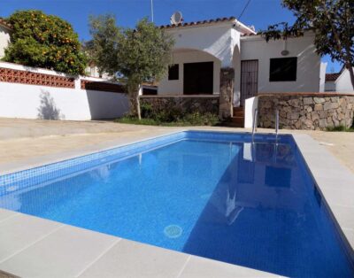 Ground floor house with swimming-pool